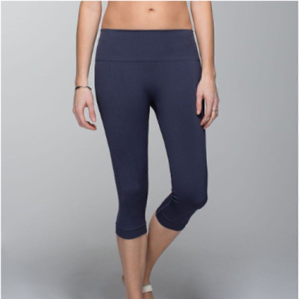 Lululemon In The Flow Crop II *Pattern - Picture 6 of 10